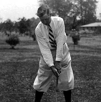 1914年麦克准备击球