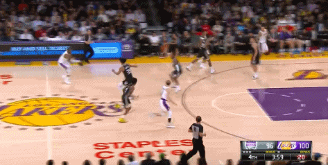 詹姆斯助攻卡鲁索