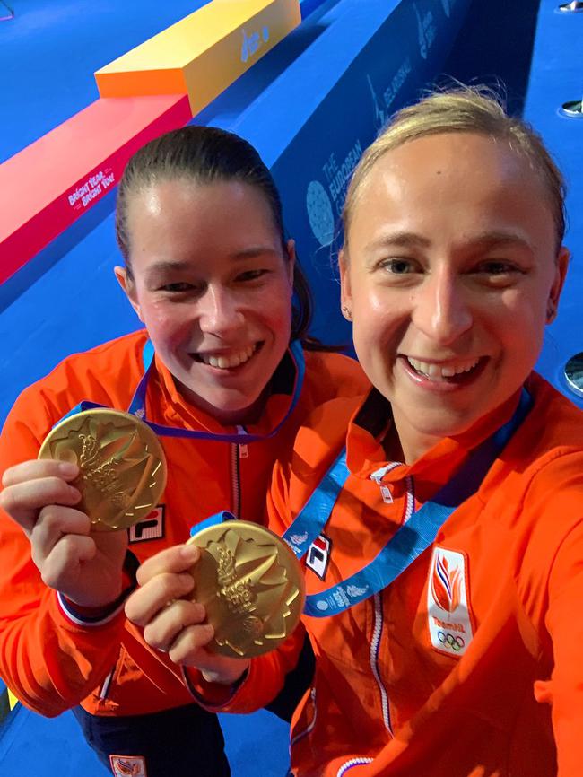 皮克/西尼恩获得女双金牌