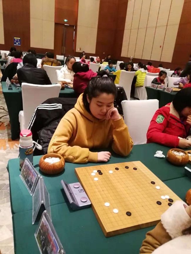 杨梓瑄在全国业余女子围棋锦标赛