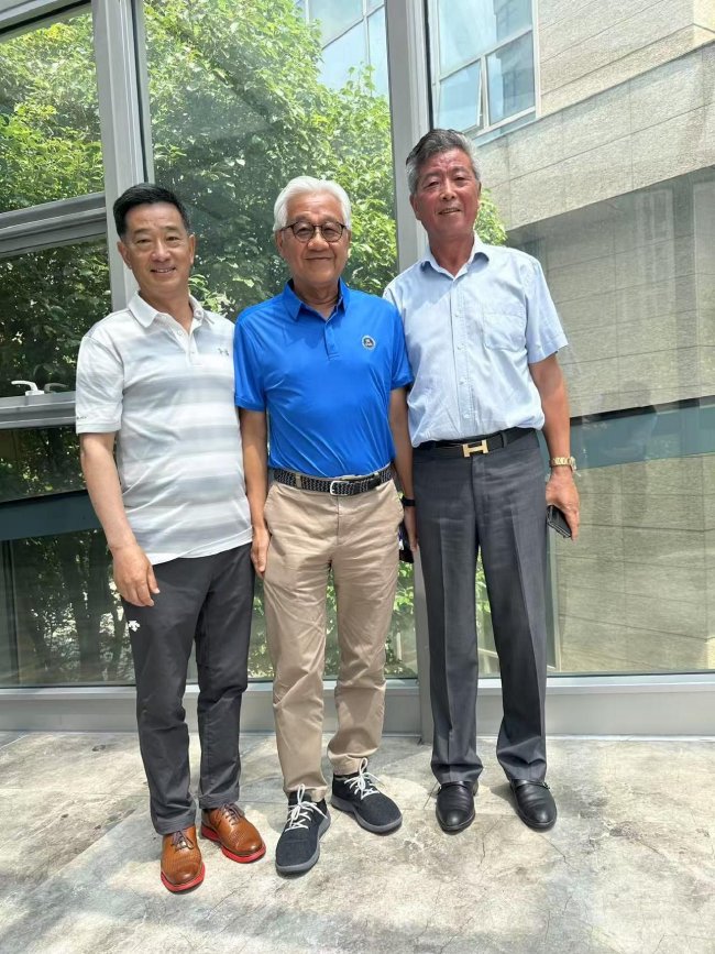 從左到右：馬家煒、戴耀宗、於德明