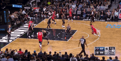 浓眉后撤步跳投