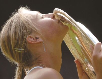 17岁的莎娃夺得温网冠军 图新华社