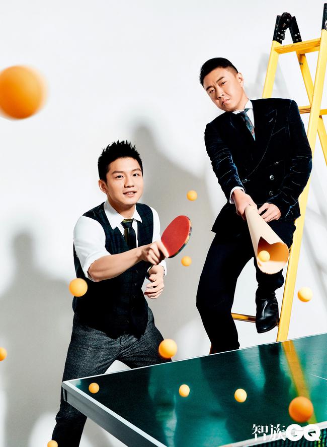 王皓樊振东师徒合体拍时尚大片(¨粉丝) 小胖花衬衫引粉丝惊呼