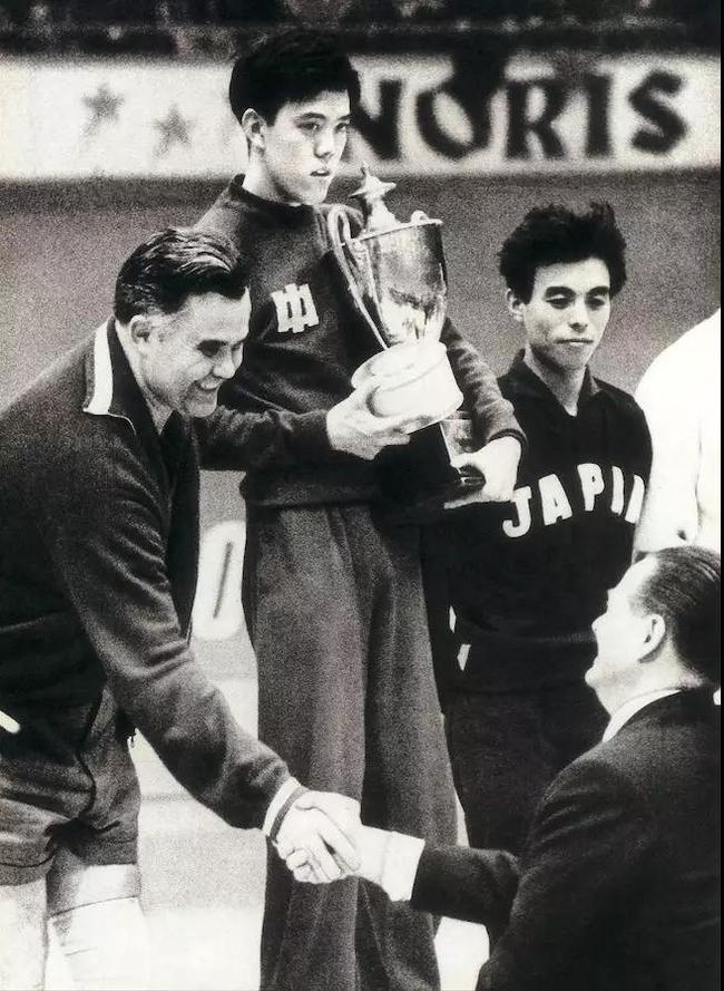 容国团首夺世界冠军60周年中国故事从此开始