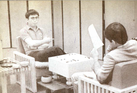 1985年,第一届中日围棋擂台赛聂卫平胜小林光一。