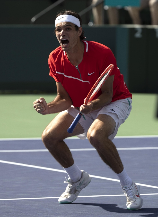 iw赛弗里茨终结卢布列夫13连胜首进大师赛决赛