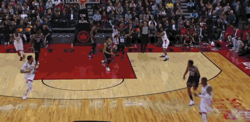 鲍威尔拉杆上篮