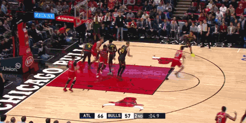 马尔卡宁超远压哨三分