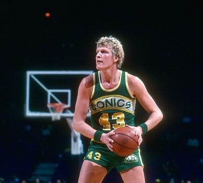 1977年,超音速用第8号签选中了新秀杰克-西格玛