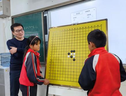 葛老师教学经验丰富,孩子们很快就抓住了要点