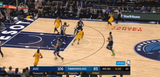 米切尔助攻费沃斯暴扣