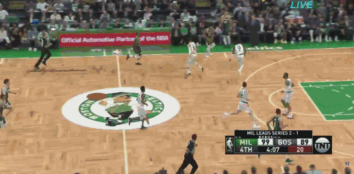 字母哥反击暴扣