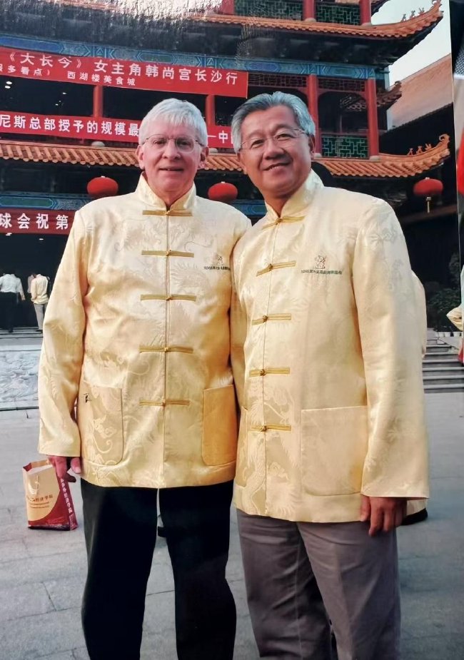 2005年李察-布龍拿與戴耀宗在長沙總聯會