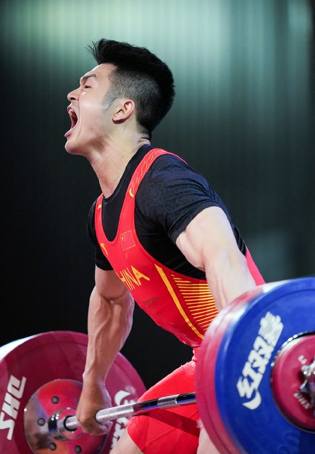 石智勇在全运会赛场又是两破全国纪录、两超世界纪录