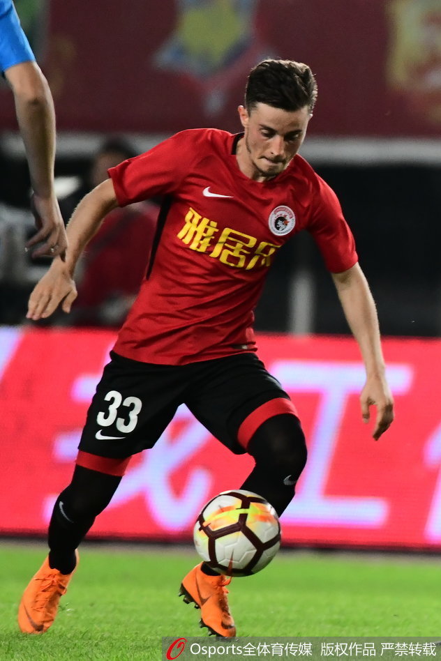 辽足比赛中日前,辽宁队球员古斯塔沃在比赛中受伤,经医院诊断