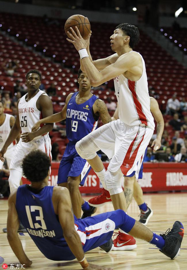 周琦运球快攻一条龙你有没有想起姚明gif