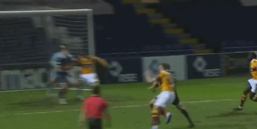 苏超后卫的头球