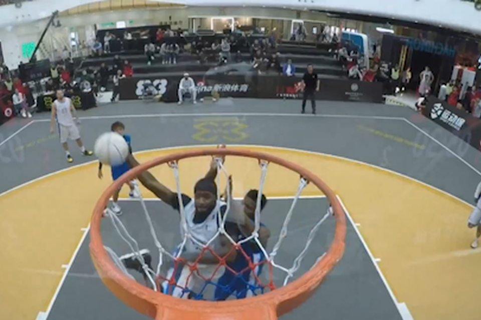 暴扣狂人马塞尔顶防守送暴扣