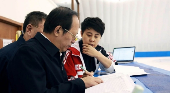 苟仲文局长与王濛交流