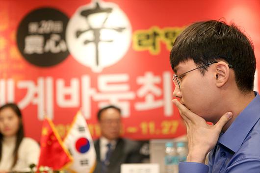 韩国主将朴廷桓在农心杯比赛中
