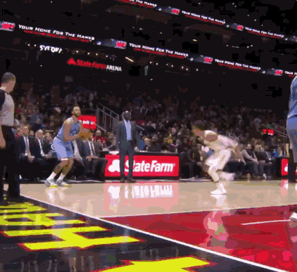 特雷杨正面大帽6的他 随后挑衅摇食指 Gif Nba 新浪竞技风暴 新浪网