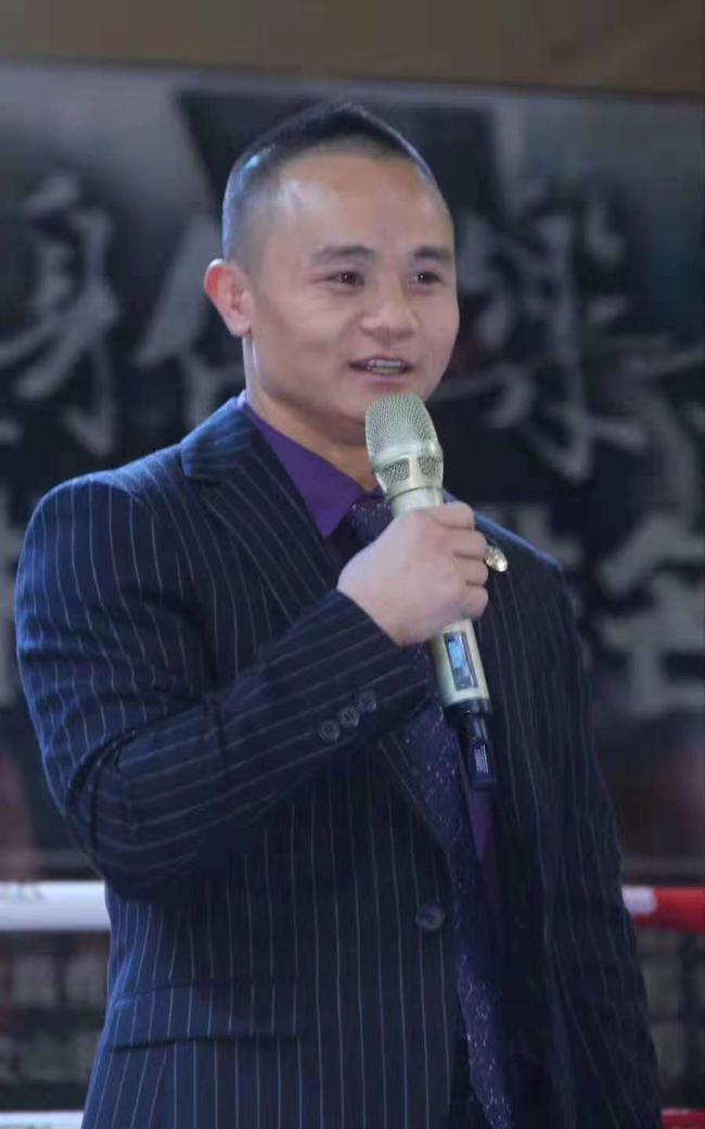 熊朝忠转换身份成拳馆老板推广人榜样的力量是无穷的