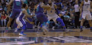 庄神抢断反击暴扣