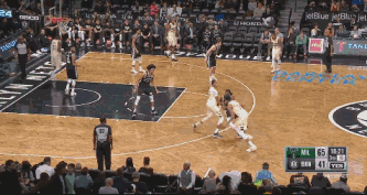 字母哥突破暴扣