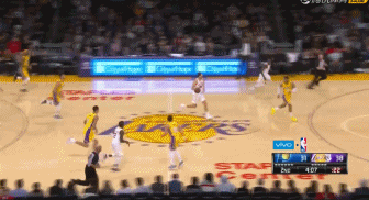 奥拉迪波反击暴扣