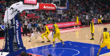 雷吉上反篮+空接助攻