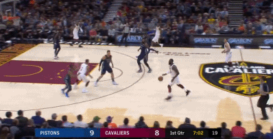 詹姆斯突破劈扣