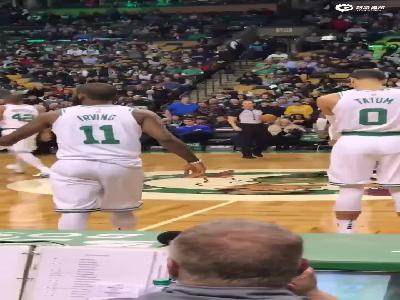 绿军众将准备跳球