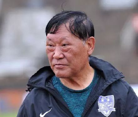 蔺新江指导文章来源:第12人app"脾气大又臭,这一定不是好人吧?