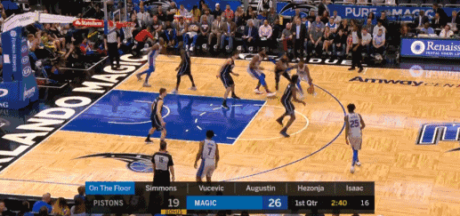 德拉蒙德篮下强打