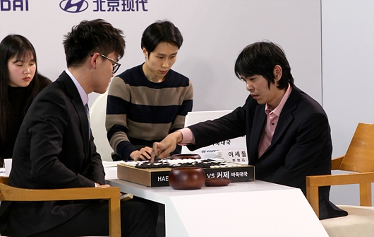 李世石战胜柯洁1月15日,gorating更新了截止至14日的世界围棋排名