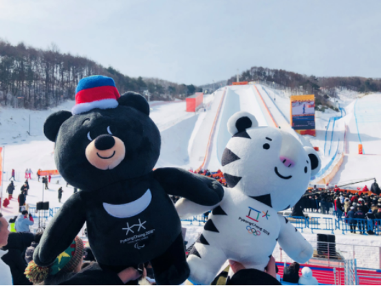 探路者平昌冬奥助威团在普光滑雪竞技场