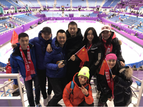 探路者平昌冬奥助威团在江陵冰上竞技场