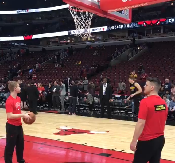 科沃尔赛前热身三分依旧准