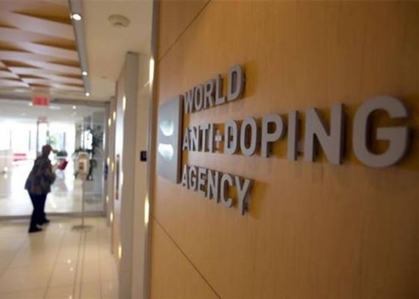 消息人士提醒说，俄罗斯联邦侦查委员会已经起诉了向WADA提供消息的格里戈里·罗琴科夫（莫斯科反兴奋剂实验室前负责人）