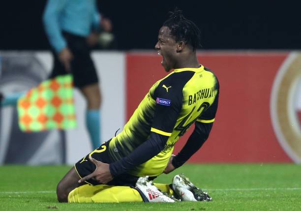 巴舒亚伊庆祝进球