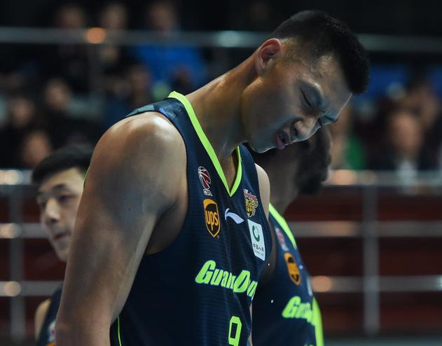 易建联懊恼不已