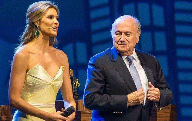 世界杯抽签仪式上的美女主持人们