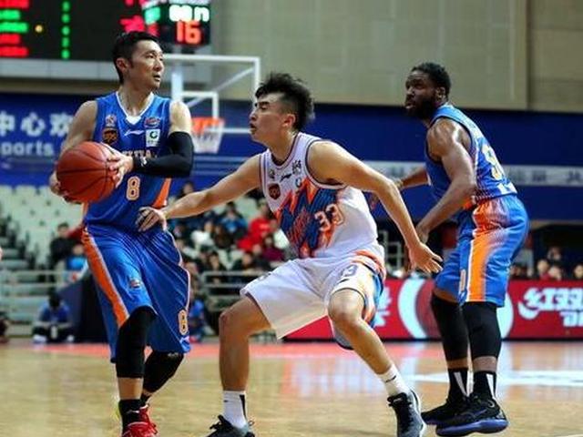 CBA-上海主场119-92大胜四川