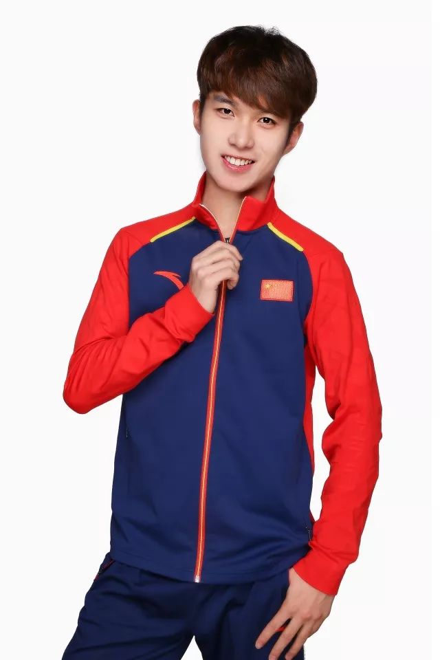 中国短道速滑男队最帅证件照武大靖追风少年