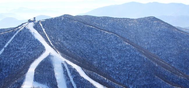 龙坪高山滑雪中心