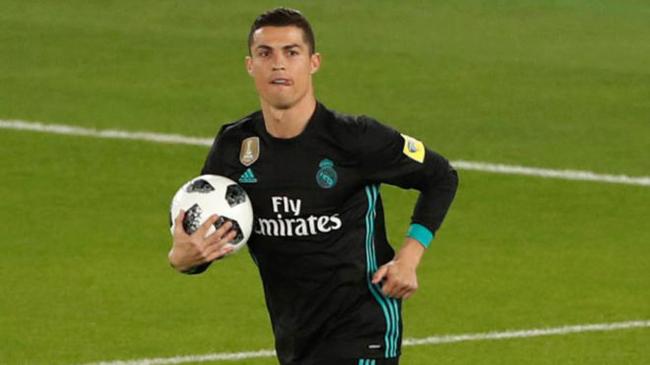 C罗接受FIFA官方采访