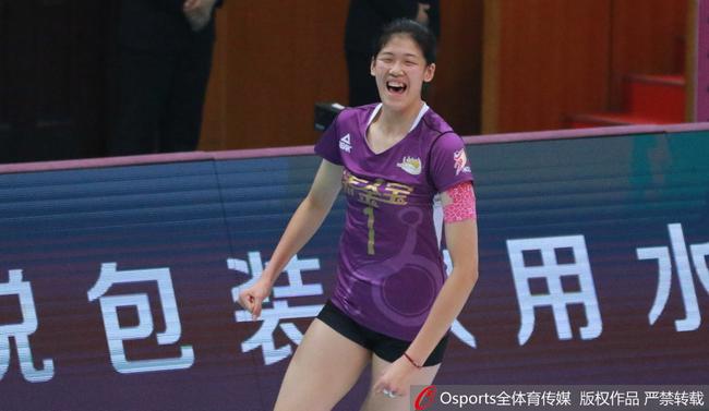 天津女排小将李盈莹