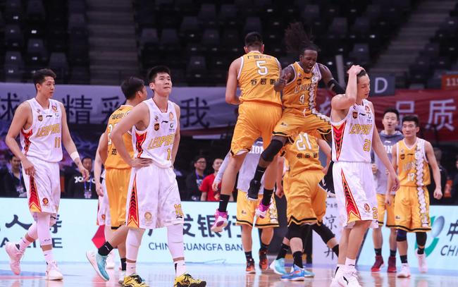 广厦客场击败深圳