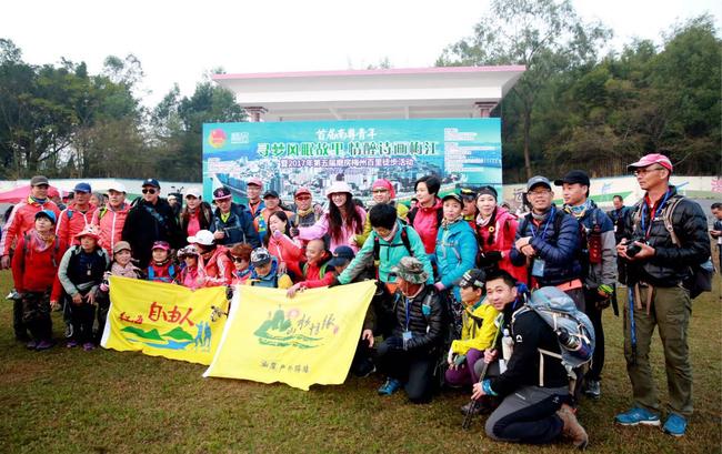 万人齐聚徒步情醉诗画梅江